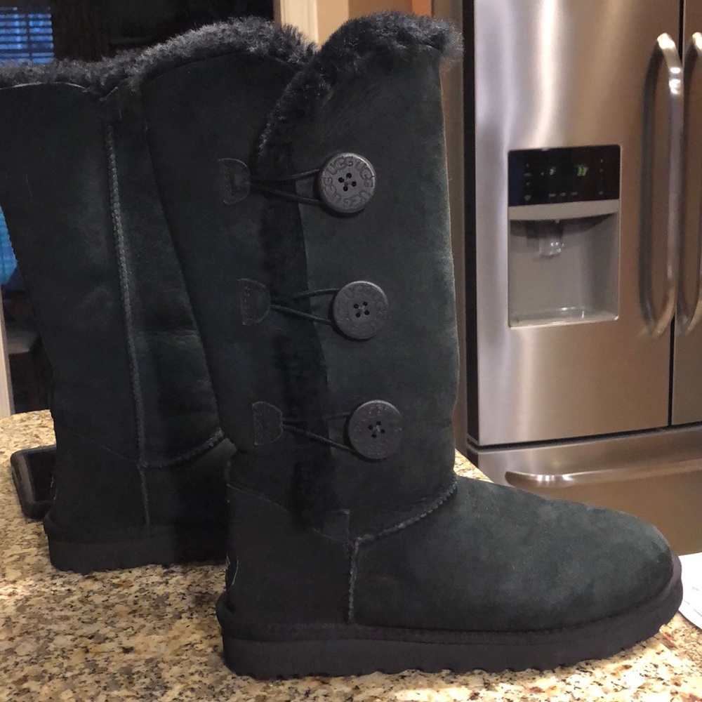 Black Bailey Button Triplet Boot